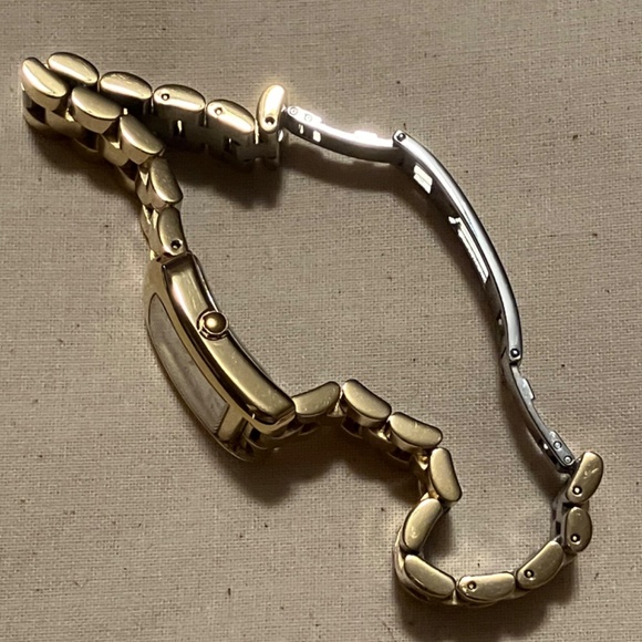 Coach Gold Women's Watch - Picture 4 of 4